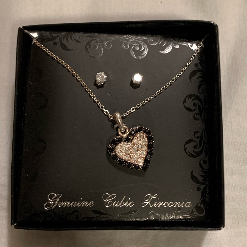 Holiday Jewelry Gift Set Cubic Zirconia Necklace And Earrings Studs New